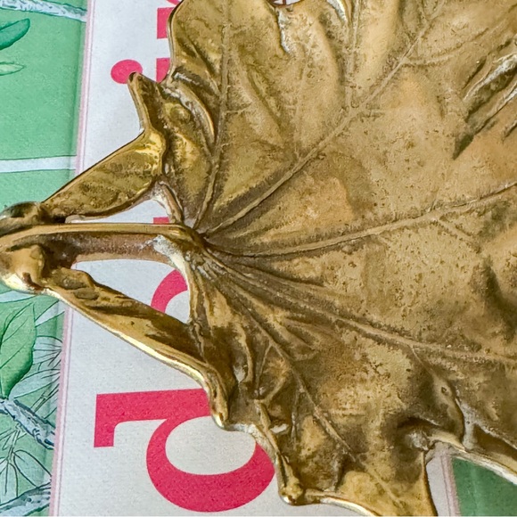 Vintage Virginia Metalcrafters Sugar Maple Leaf Brass Trinket Dish 1950 Fall - Picture 3 of 6